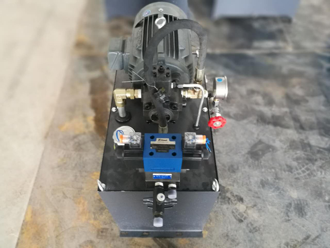 塑料機(jī)械液壓系統