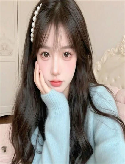 蔷薇少女角色研究：导演的艺术风格与视觉语言 展现表演艺术的魅力