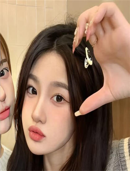 《王牌对王牌5欢乐》叙事手法哲学解析：时间线安排与视角切换技巧探讨